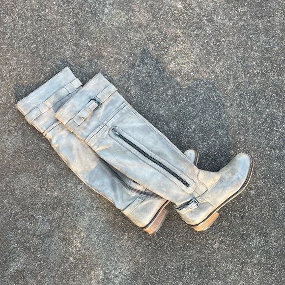 VINTAGE STEVE MADDEN BOOTS - Picture 1 of 4